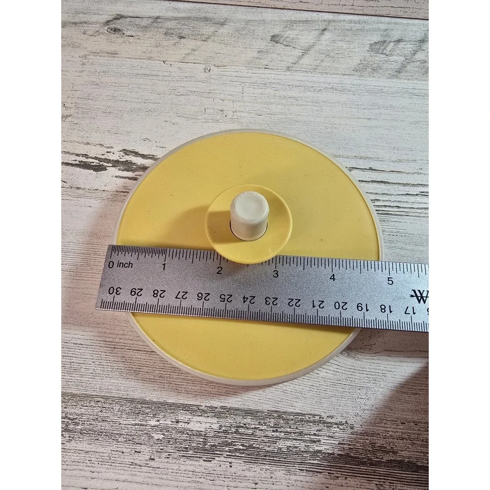 Vintage Tupperware 812 Servalier‎ Sunburst Lid Harvest Yellow 5.25 Inch Round